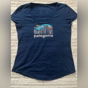Patagonia Women's Dark Blue Graphic Tee size S